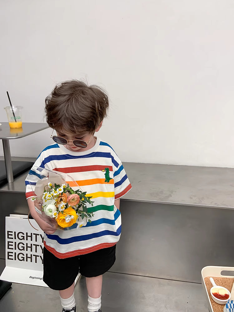 เสื้อยืดเด็กผู้ชายลายทางสีรุ้ง